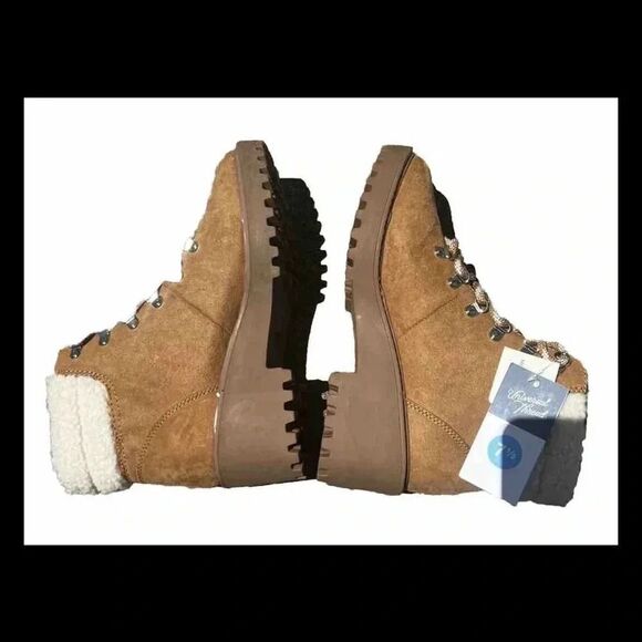 Universal Thread Women's Tan Boots Size 7.5 - Picture 5 of 6